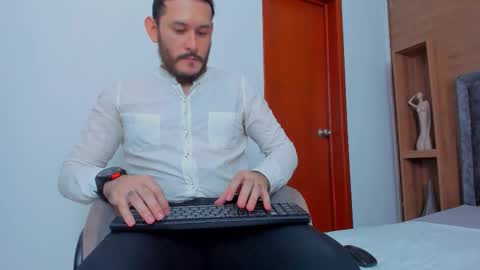 Jeanpiere online show from March 6, 2026, 3:36 am