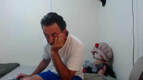 jeans_and_emma online show from April 3, 2026, 1:14 am