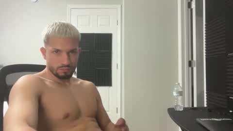 jeanwhitebianco online show from April 30, 2026, 11:42 pm