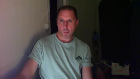 Snapshot of jef74700 chatting on April 26, 2026, 4:21 am Jrme online show from April 26, 2026, 4:21 am