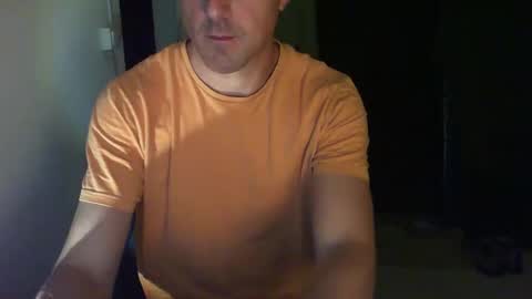 Snapshot of jef74700 chatting on May 5, 2026, 4:09 am Jrme online show from May 5, 2026, 4:09 am