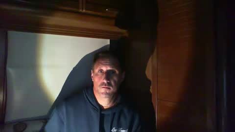 Snapshot of jef74700 chatting on May 18, 2026, 4:29 am Jrme online show from May 18, 2026, 4:29 am