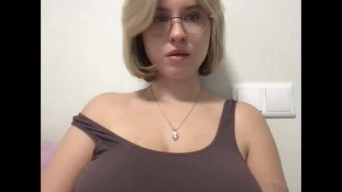 Inna  online show from October 10, 2025, 4:44 am