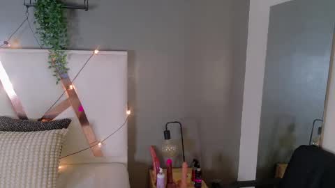 Jena  online show from April 20, 2026, 1:30 am