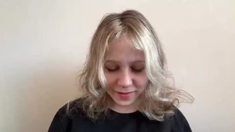 Jessica online show from April 22, 2026, 8:06 am