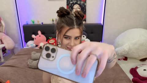 Dolly online show from October 4, 2025, 1:20 pm