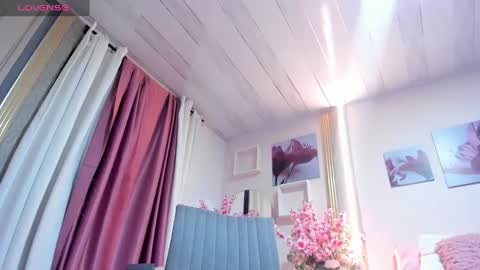 Snapshot of jenie_fire_ chatting on September 25, 2025, 7:50 pm Angie online show from September 25, 2025, 7:50 pm