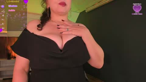 jenifer_cruz online show from April 9, 2026, 7:58 am