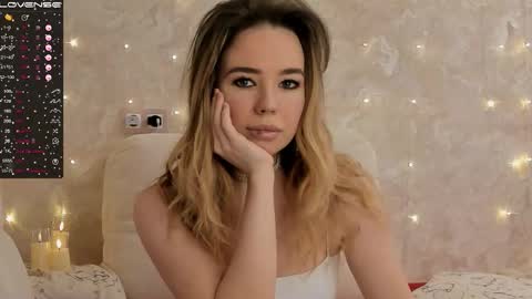 EvaSileZ online show from December 21, 2025, 9:38 am