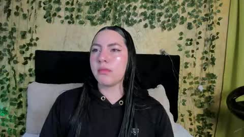 jeniferpowell_nm online show from January 7, 2026, 7:05 pm