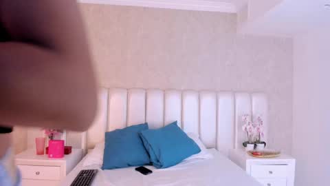 Samanta online show from November 25, 2025, 8:09 pm