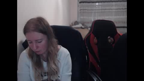 JenisAndPeter online show from October 4, 2025, 7:12 pm