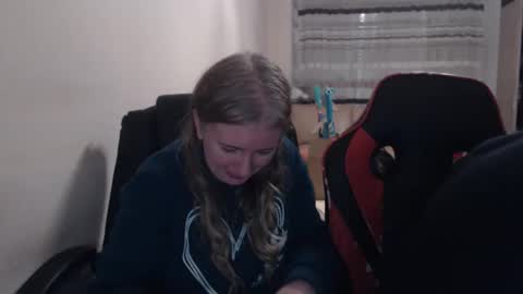 JenisAndPeter online show from December 1, 2025, 6:46 pm