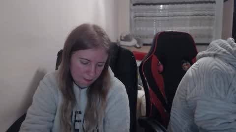 JenisAndPeter online show from December 14, 2025, 8:13 pm