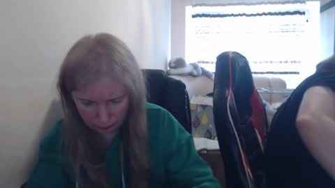 JenisAndPeter online show from April 19, 2026, 8:02 am