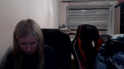 Snapshot of jenisandpeter chatting on June 5, 2026, 6:57 pm JenisAndPeter online show from June 5, 2026, 6:57 pm