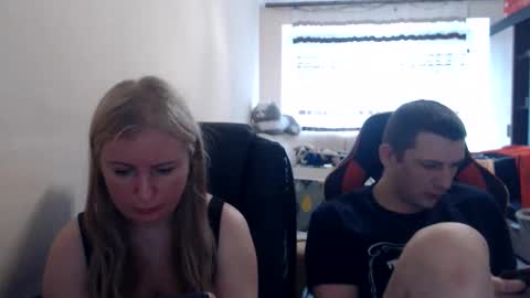Snapshot of jenisandpeter chatting on June 7, 2026, 7:23 am JenisAndPeter online show from June 7, 2026, 7:23 am