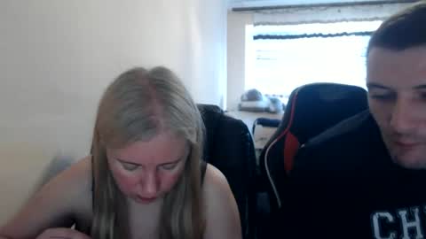 Snapshot of jenisandpeter chatting on June 16, 2026, 5:32 am JenisAndPeter online show from June 16, 2026, 5:32 am