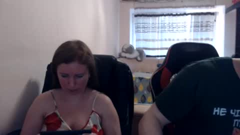 Snapshot of jenisandpeter chatting on July 2, 2026, 5:30 pm JenisAndPeter online show from July 2, 2026, 5:30 pm