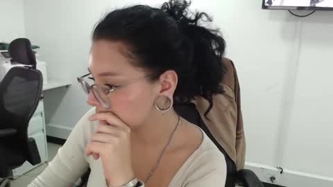 jenn online show from February 25, 2026, 10:52 pm