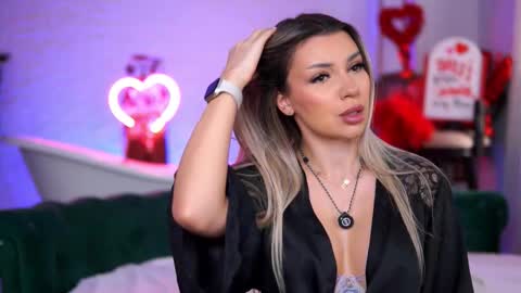 jenna_day online show from February 16, 2026, 8:43 am