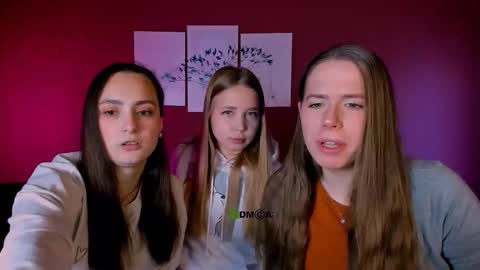 Snapshot of jenna_elayne chatting on December 17, 2025, 9:37 am jenna_elayne online show from December 17, 2025, 9:37 am