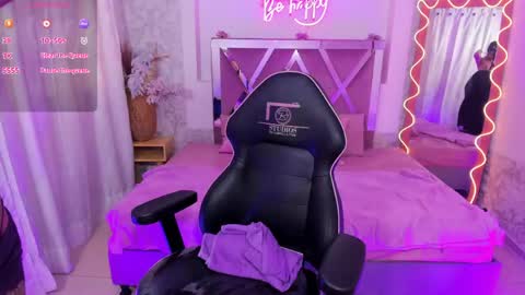 jenna_tay1 online show from April 18, 2026, 7:07 pm