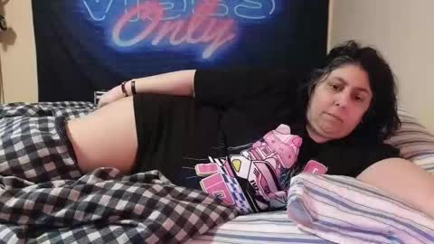  Dragon Queen. Be my Dragon --  and  online show from December 18, 2025, 3:23 am