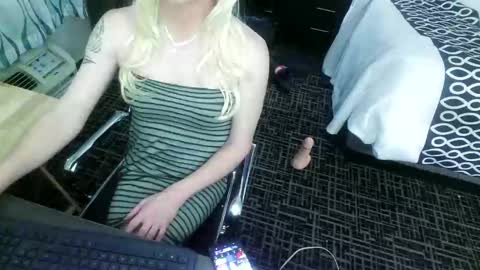 Snapshot of jennacd4life chatting on December 21, 2024, 12:20 am Jenna Cross online show from December 21, 2024, 12:20 am