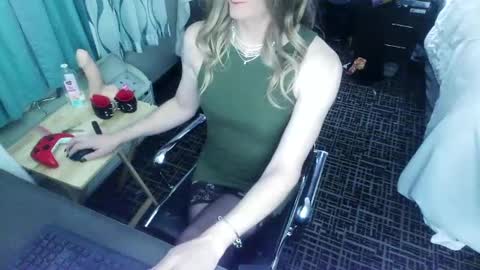 Snapshot of jennacd4life chatting on February 28, 2025, 2:53 am Jenna Cross online show from February 28, 2025, 2:53 am