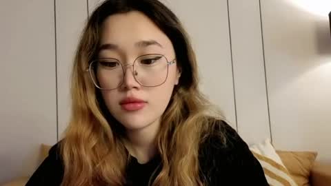 Snapshot of jennatyan chatting on May 2, 2026, 4:17 am JENNA online show from May 2, 2026, 4:17 am