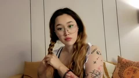 Snapshot of jennatyan chatting on May 4, 2026, 4:19 am JENNA online show from May 4, 2026, 4:19 am