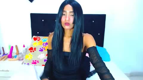 jenn online show from November 13, 2025, 5:01 pm