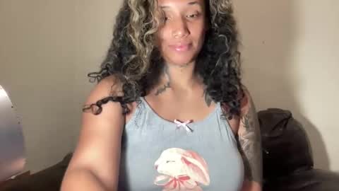 Snapshot of jenni_cash chatting on April 25, 2026, 7:33 am Mistress Jenni online show from April 25, 2026, 7:33 am