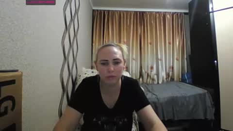 JenniDeep online show from November 23, 2025, 12:49 pm