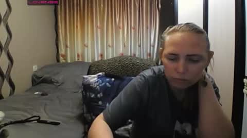 JenniDeep online show from April 24, 2026, 5:26 pm