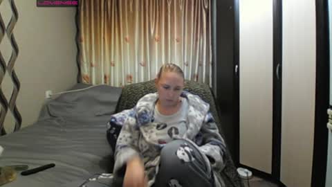 Snapshot of jennideep chatting on May 11, 2026, 4:26 pm JenniDeep online show from May 11, 2026, 4:26 pm