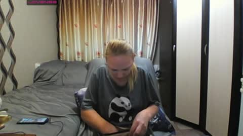 JenniDeep online show from June 24, 2026, 3:11 pm