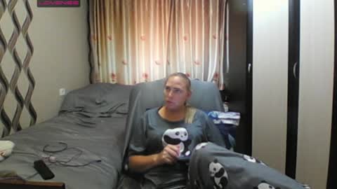 JenniDeep online show from July 6, 2026, 9:17 am