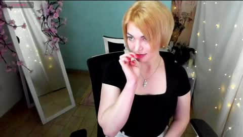 Snapshot of jennifer_cuttie chatting on May 5, 2026, 6:54 am Jennifer online show from May 5, 2026, 6:54 am