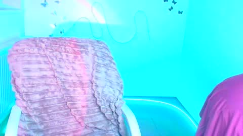 Jennifer online show from April 20, 2026, 12:08 pm