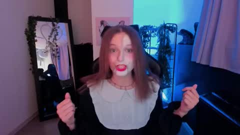 jenniferkiim online show from October 31, 2025, 5:58 pm