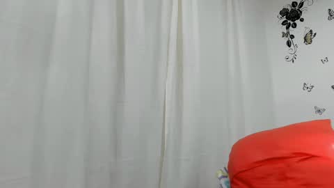 jenniferloveyou online show from January 9, 2025, 1:13 pm