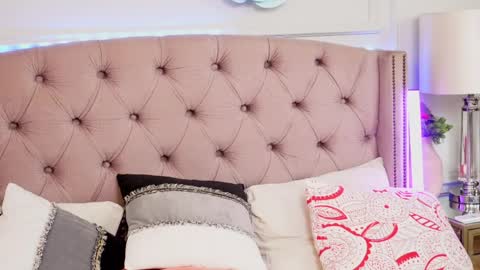 JenniferLovveX online show from April 11, 2026, 9:46 am