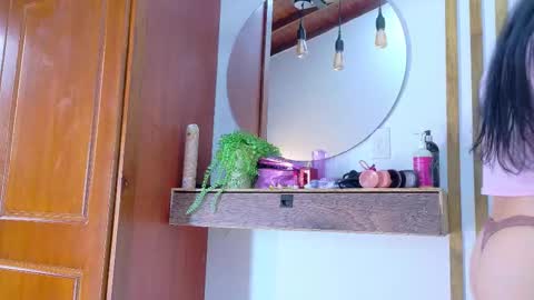 Jennifer vega  online show from March 11, 2026, 8:59 pm