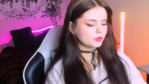 Jenni online show from December 1, 2024, 4:29 pm