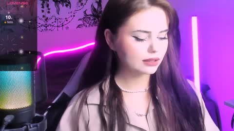 Jenni online show from December 21, 2024, 3:31 pm