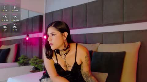 Jenn online show from December 5, 2025, 11:30 am