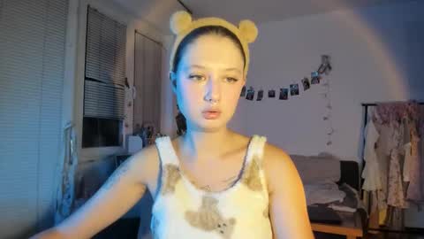 Jennifer Jenny Darling   online show from November 2, 2025, 7:27 pm