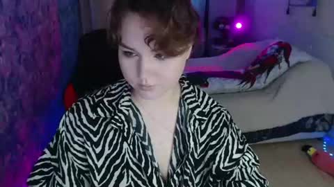 Snapshot of jennyattal chatting on July 4, 2026, 5:13 am Jenny online show from July 4, 2026, 5:13 am